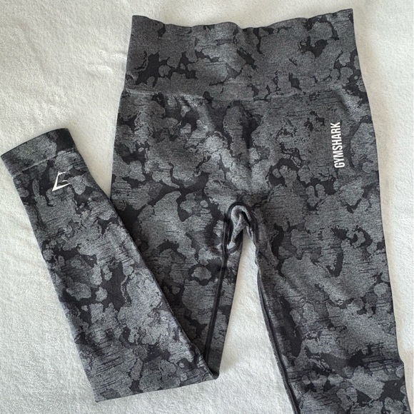 Gymshark Adapt Camo Leggings - Picture 3 of 3